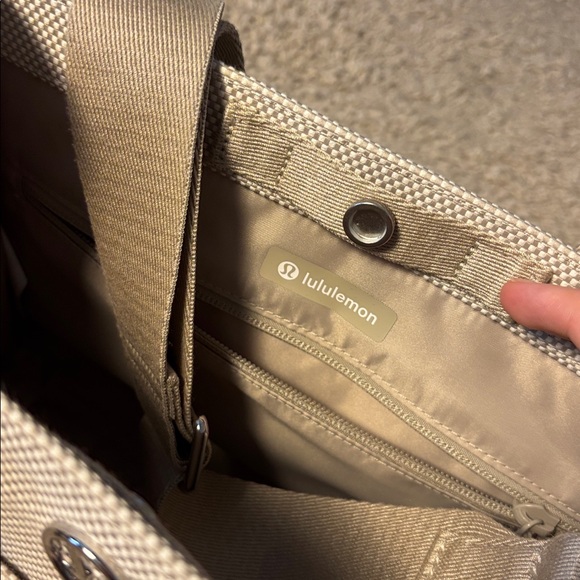 Lululemon Two Tone Canvas Tote Bag Purse Mini 4.5L MOJAVE TAN LIGHT IVORY - Picture 3 of 4